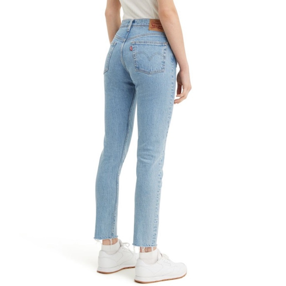Levi’s mom jeans